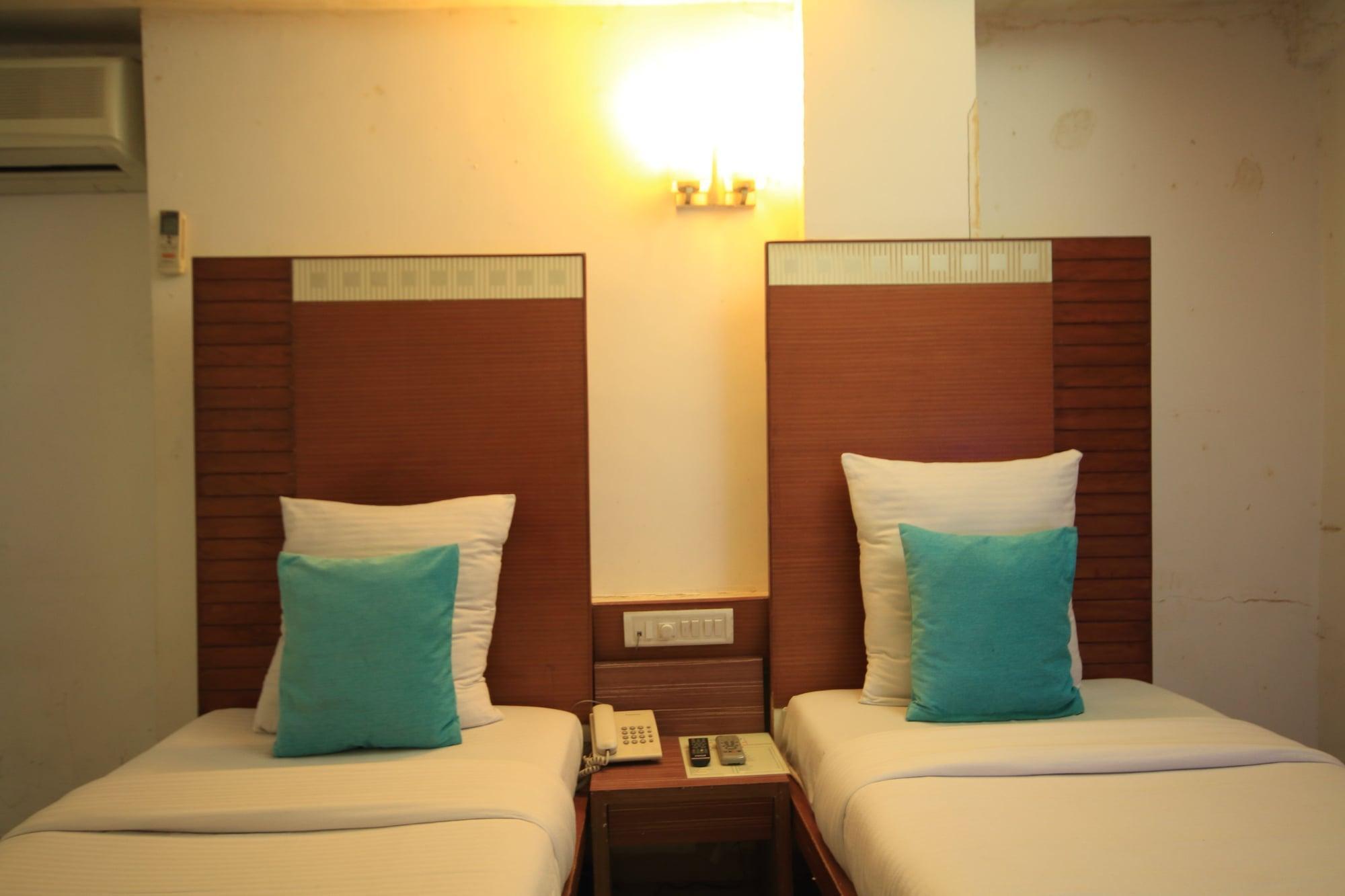 Fabhotel Kadamb Inn Ahmadabad Zewnętrze zdjęcie