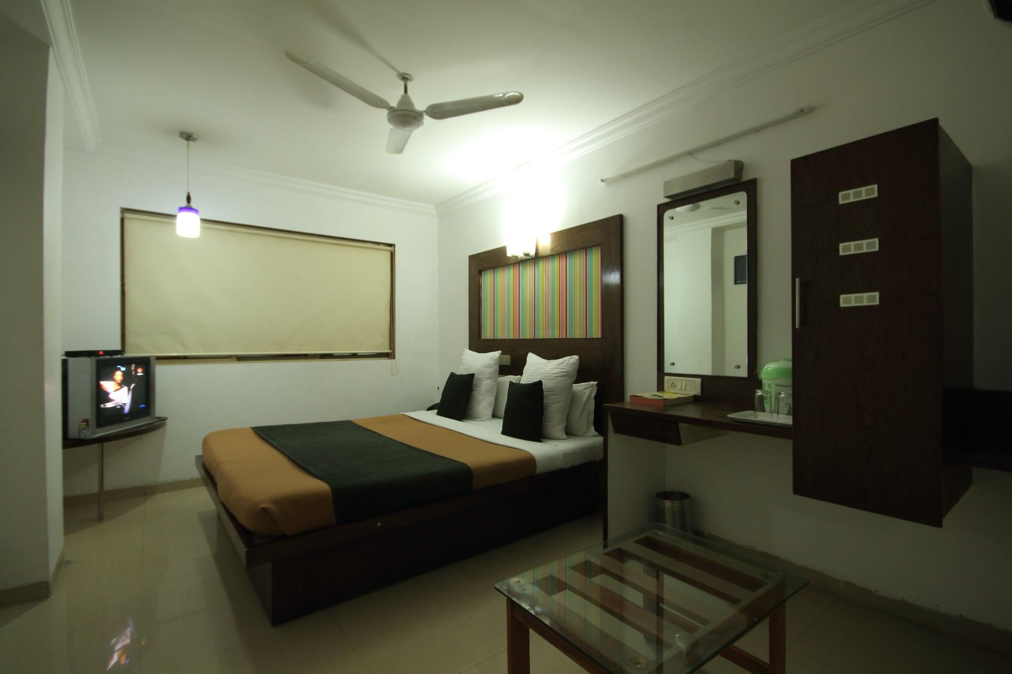 Fabhotel Kadamb Inn Ahmadabad Zewnętrze zdjęcie