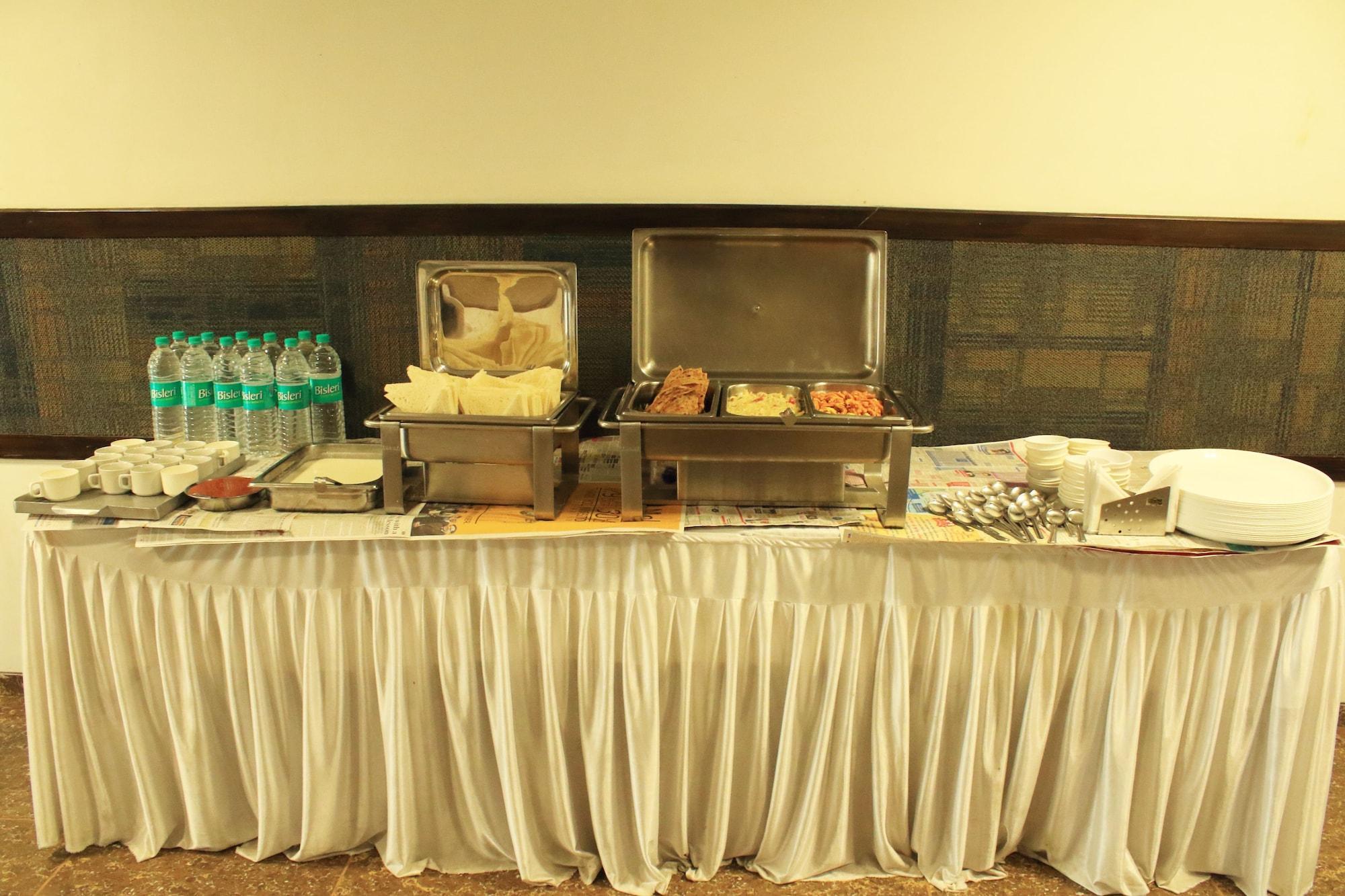 Fabhotel Kadamb Inn Ahmadabad Zewnętrze zdjęcie