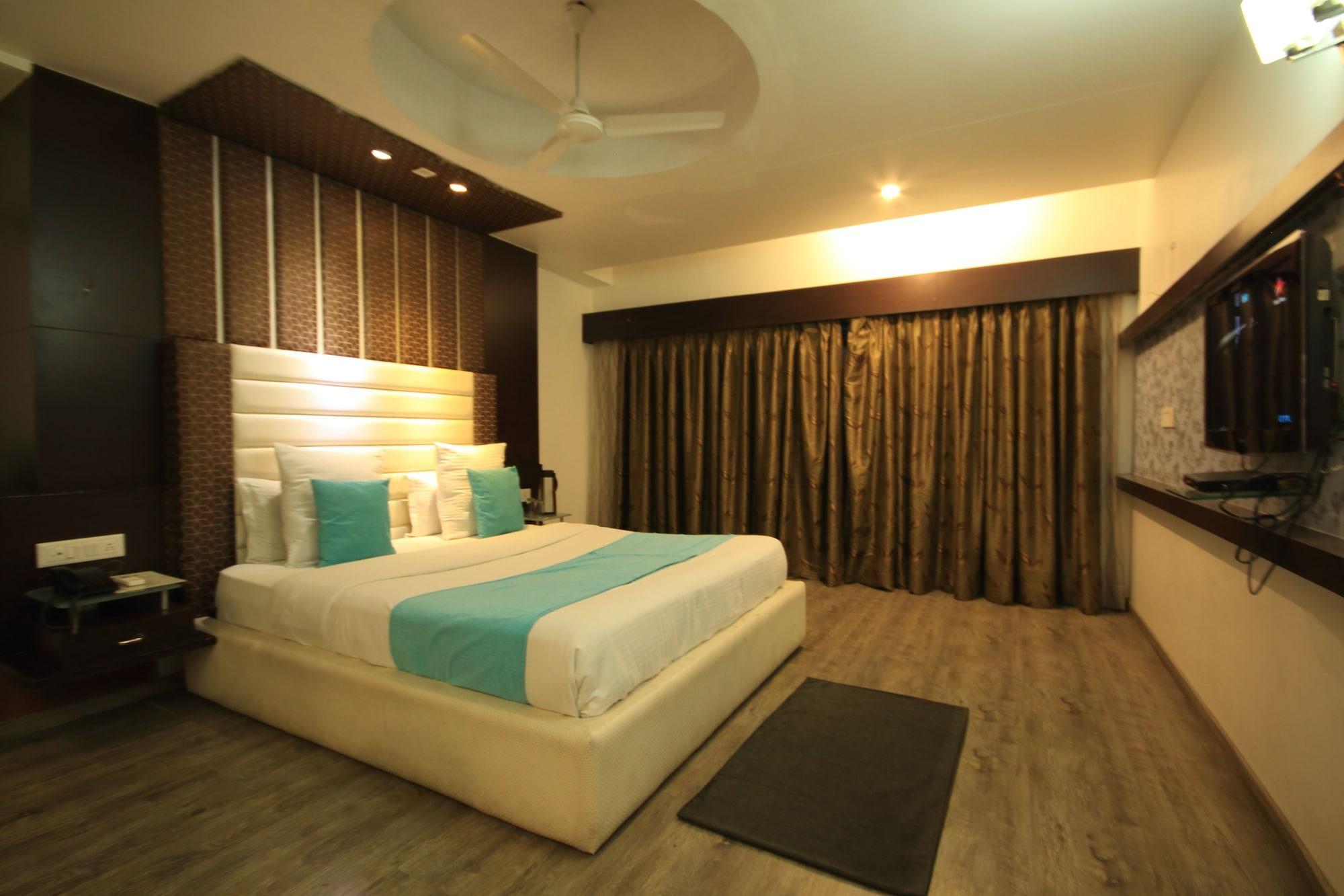 Fabhotel Kadamb Inn Ahmadabad Zewnętrze zdjęcie