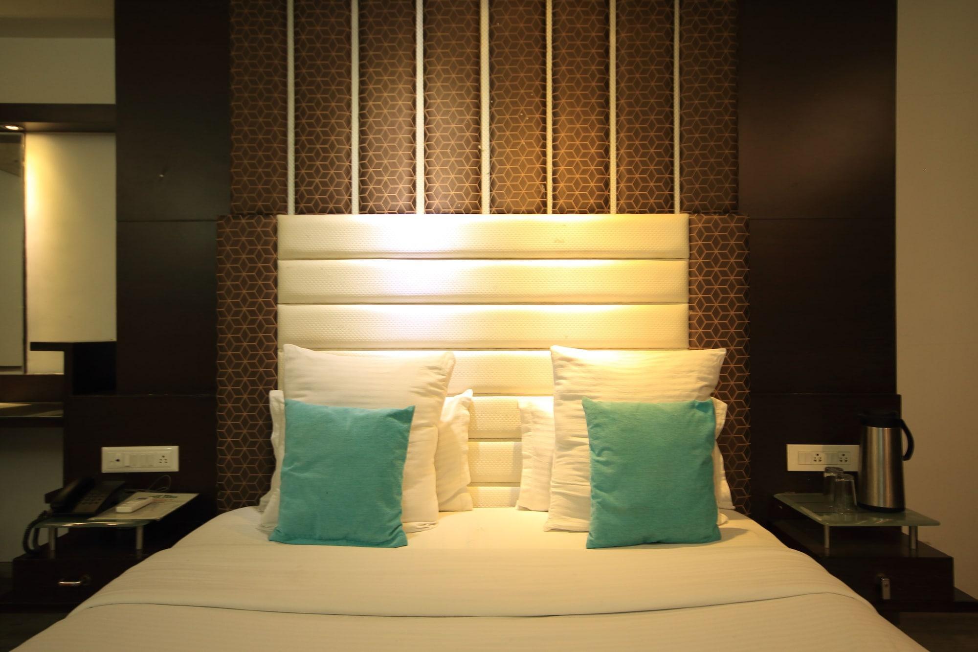 Fabhotel Kadamb Inn Ahmadabad Zewnętrze zdjęcie