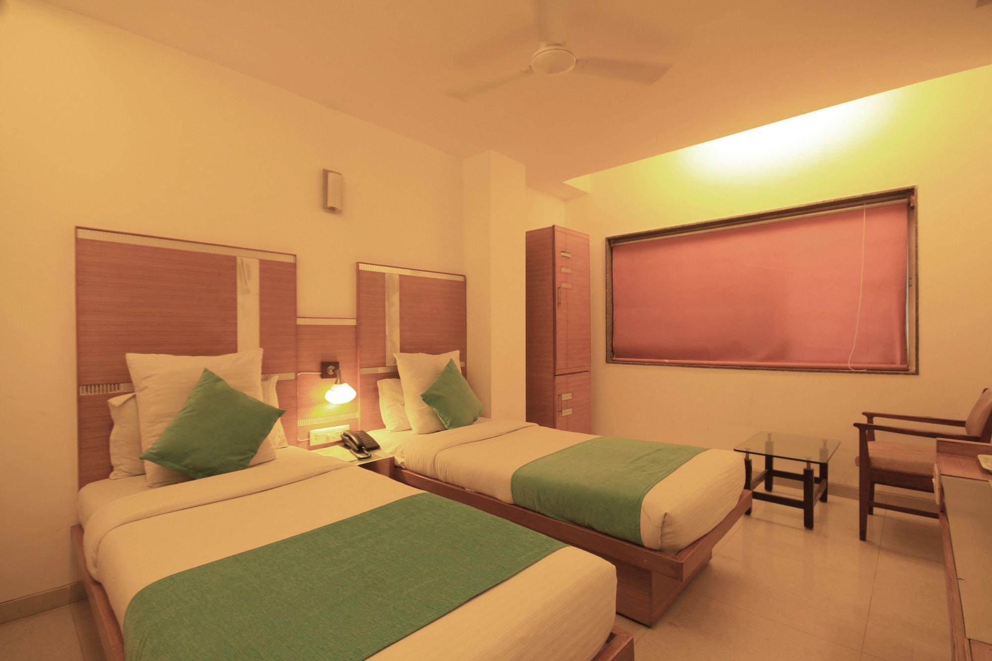 Fabhotel Kadamb Inn Ahmadabad Zewnętrze zdjęcie
