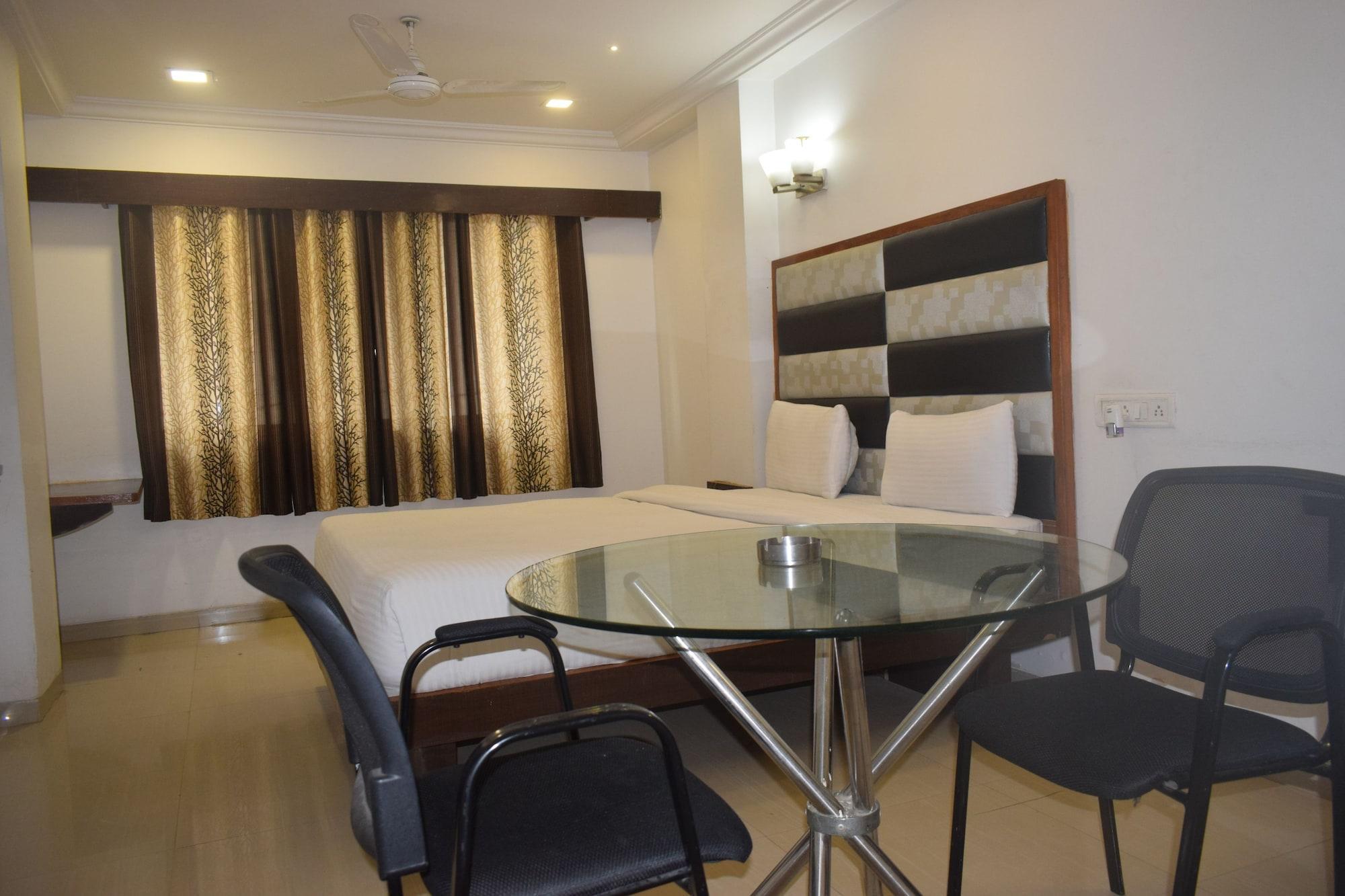 Fabhotel Kadamb Inn Ahmadabad Zewnętrze zdjęcie