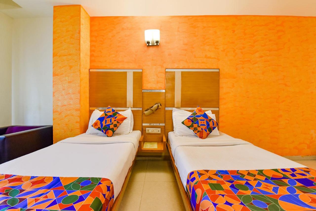 Fabhotel Kadamb Inn Ahmadabad Zewnętrze zdjęcie