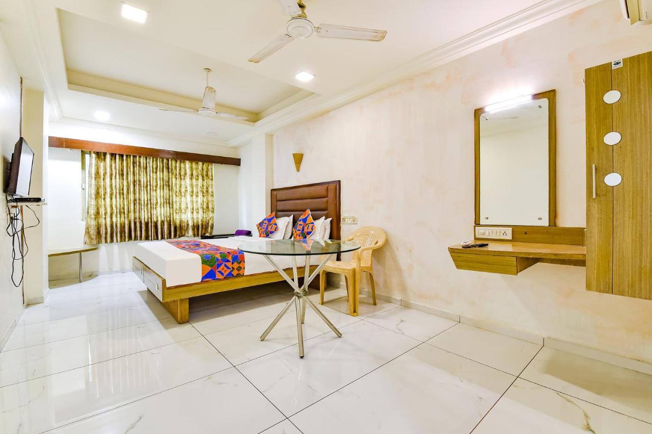 Fabhotel Kadamb Inn Ahmadabad Zewnętrze zdjęcie