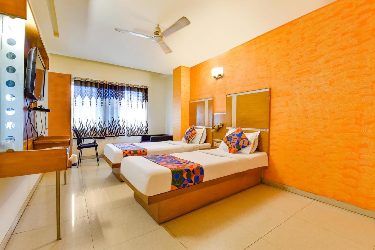 Fabhotel Kadamb Inn Ahmadabad Zewnętrze zdjęcie