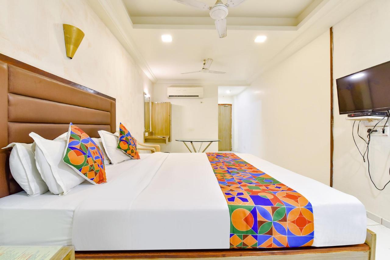 Fabhotel Kadamb Inn Ahmadabad Zewnętrze zdjęcie